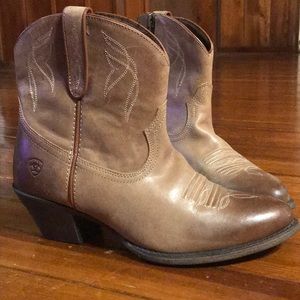 Ariat Darlin Booties